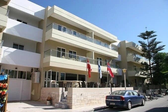 Готель Michel Apartments 3*